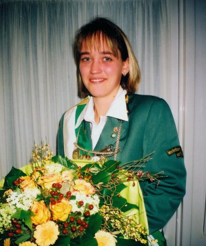 2002 - Nicole Dziczenski